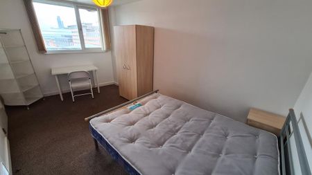 2 bedroom flat to rent - Photo 4