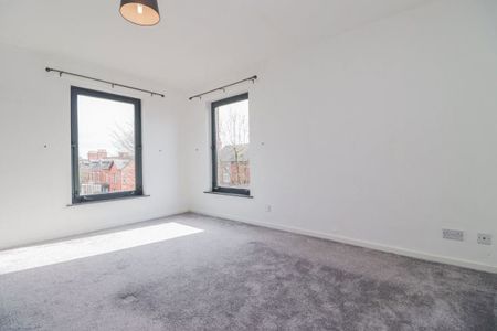 Apartment in Grosvenor House, Warwick Square - Photo 3