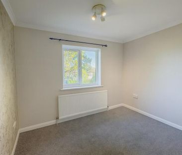 2 bedroom end of terrace house to rent - Photo 4