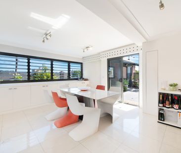 Expansive Penthouse Living in the Heart of Neutral Bay - Photo 3