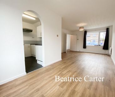 3 bedroom end of terrace house to rent - Photo 3