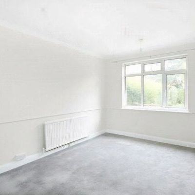 Tartar Road, Cobham, KT11 - Photo 1