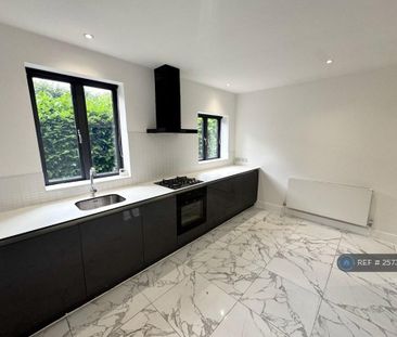 2 bedroom semi-detached house to rent - Photo 5