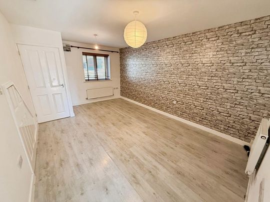 4 bedroom semi-detached house to rent - Photo 1