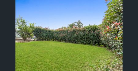 Comfortable 3 Bedroom Home in Jamboree Heights - Photo 3