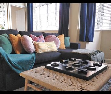 1 Bed Flat, Regent House, BN1 - Photo 2