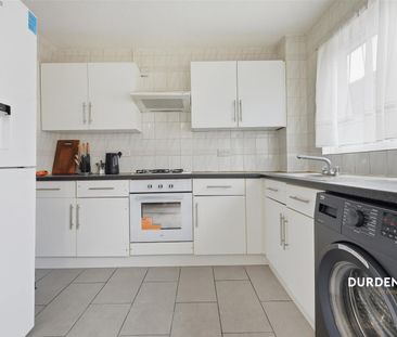 Andrew Close, Hainault - Photo 6