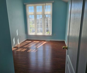 For Lease - 926 Ledbury Crescent, Mississauga, Ontario - Photo 4