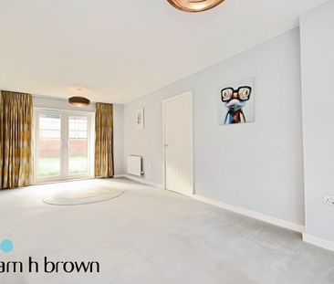 Holden Way, Colchester, Earls Colne - Photo 1