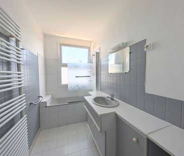Location Appartement 2 pièces 58m² - Photo 3