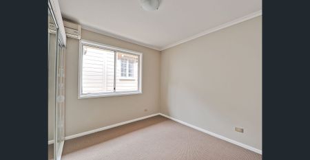 RENOVATED SPACIOUS PADDINGTON HOME (UPSTAIRS ONLY) - Photo 2