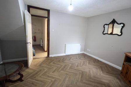 34a Oldtown Street, Cookstown, BT80 8EF - Photo 2