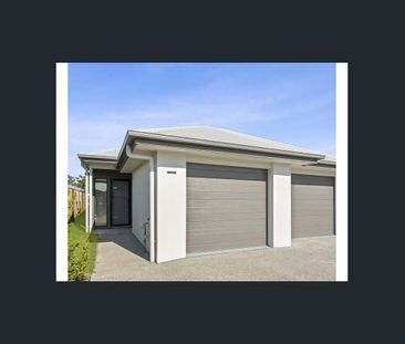 Modern 3 Bedroom family Home located in Family Friendly Suburb - Photo 5