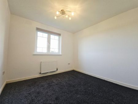 2 bedroom ground floor flat to rent - Photo 2