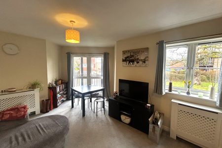 School Meadow, Guildford, Surrey, GU2 - Photo 4