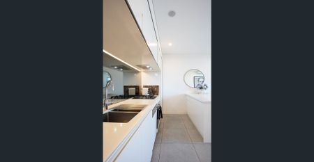 Fully furnished executive rental for mid to long term stays - Photo 2