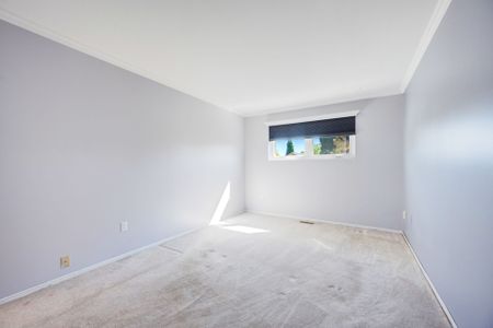 For Lease - 44 Marblehead Crescent, Brampton, Ontario - Photo 2