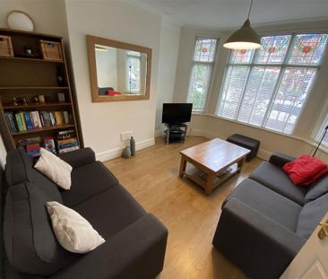 4 bedroom semi-detached house to rent - Photo 1
