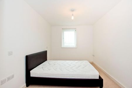 2 bedroom flat to rent - Photo 2