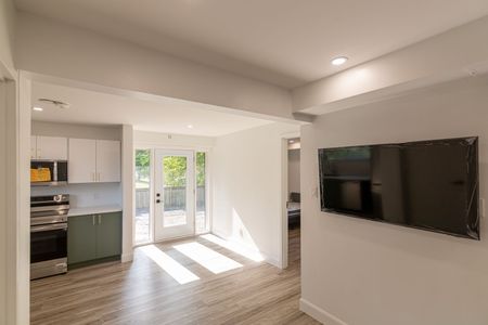 For Lease - 69 Blythwood Road Unit# #1 Main, Waterloo, Ontario - Photo 5
