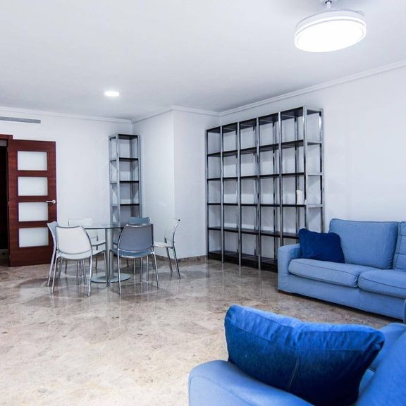 4 room luxury Flat for rent in Valencia - Foto 1