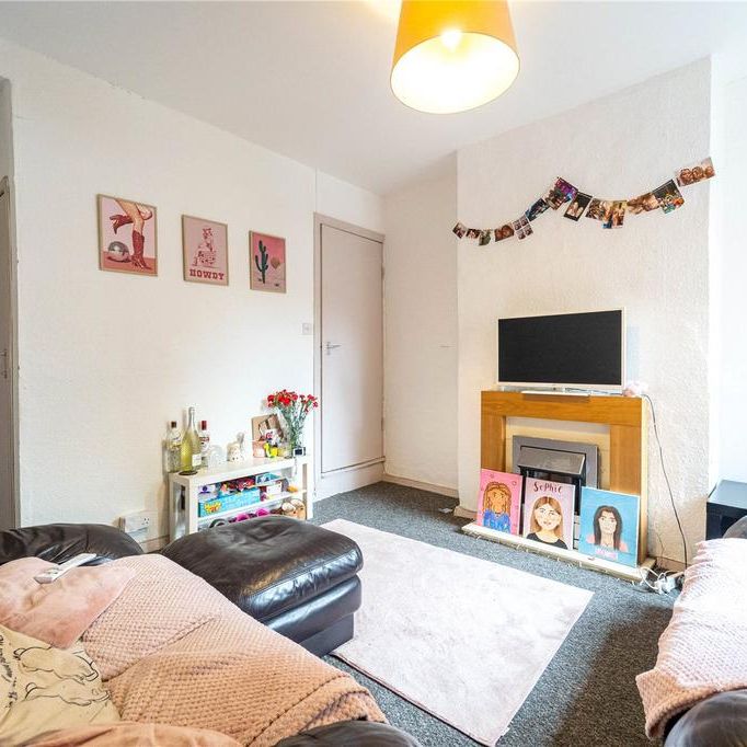 3 bedroom end of terrace house to rent - Photo 1