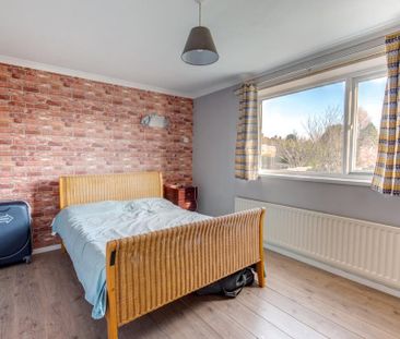 3 bedroom semi-detached house to rent - Photo 3