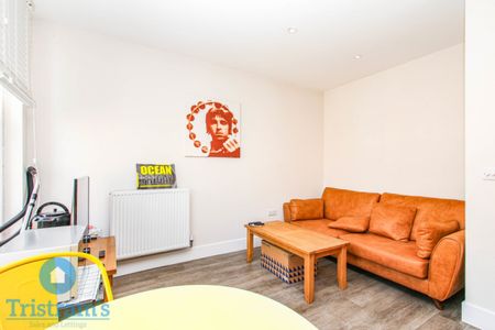 3 bed Apartment for Rent - Photo 4