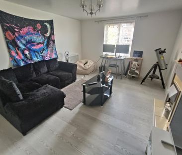 2 bedroom flat to rent - Photo 2