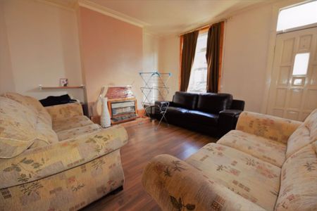 2 bedroom House in Thornville Street Bed), Leeds - Photo 4