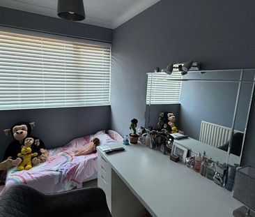 3 bedroom semi-detached house to rent - Photo 6