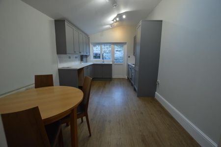 2 bedroom end of terrace house to rent - Photo 5