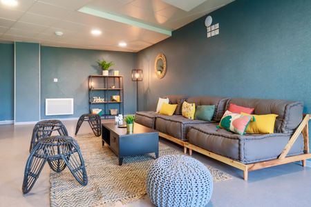 Location Appartement 1 pièce 18m² NIMES 30000 - Photo 2