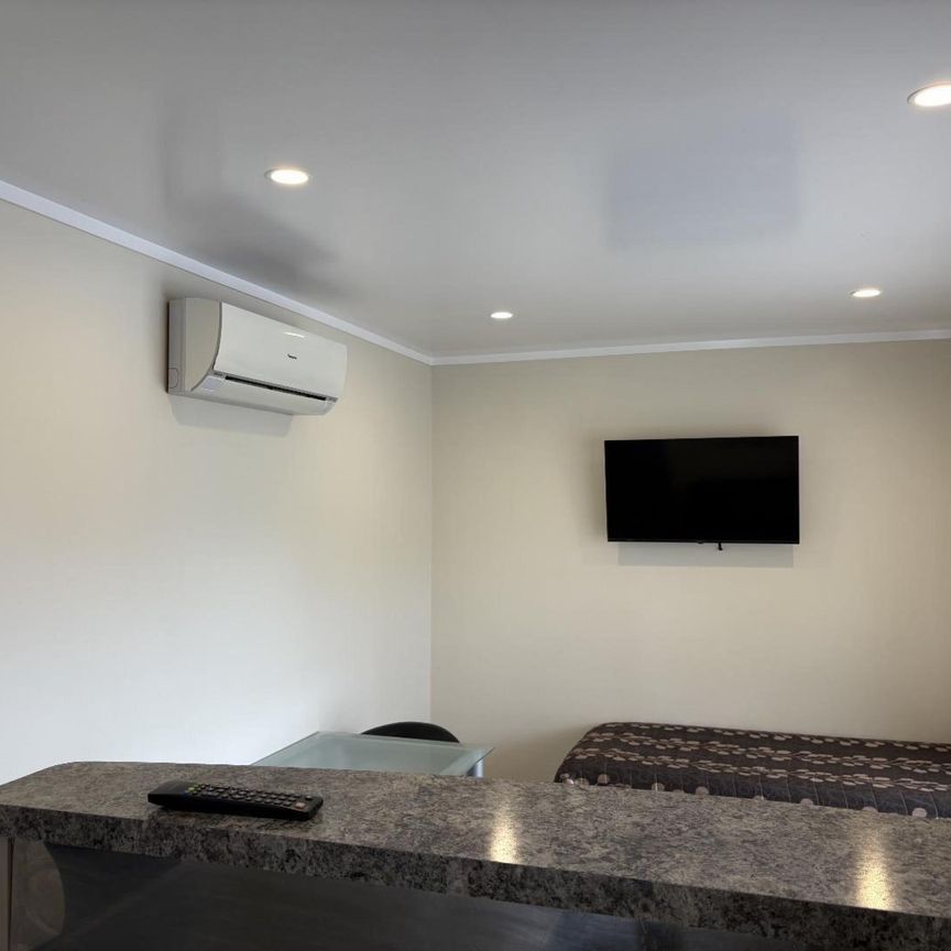 Studio Style living at its best - Photo 1