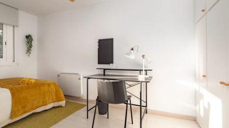 Room in a shared 4-bedroom apartment for rent in Sant Cugat del Vallès, all bills included, no smoking or pets allowed - Foto 5