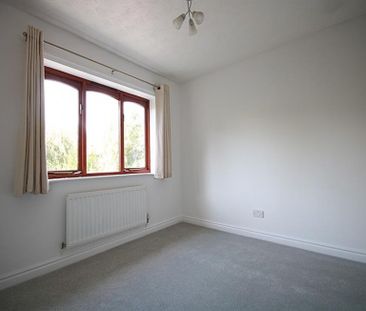 5 Bedroom Detached To Let - Photo 4