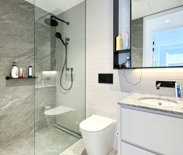 Stunning Fully Furnished 3-Bedroom Apartment in the Heart of Bondi ... - Photo 4