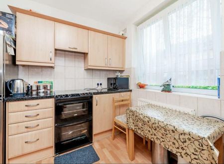 4 bedroom apartment to rent - Photo 4