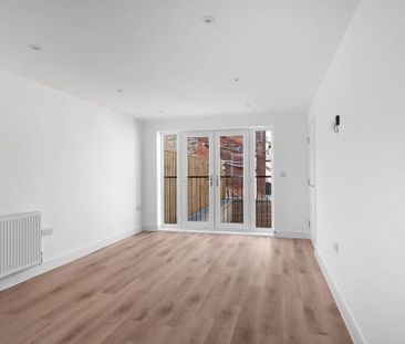 3 bedroom terraced house to rent - Photo 1