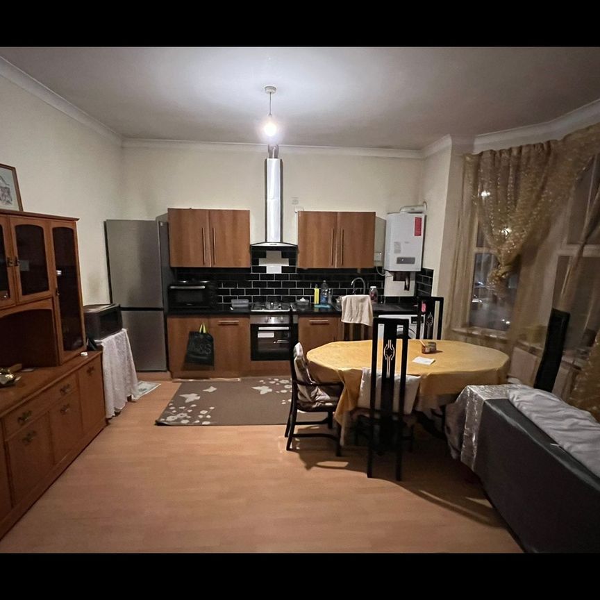 3 Bed Maisonette, Bensham Manor Road, CR7 - Photo 1