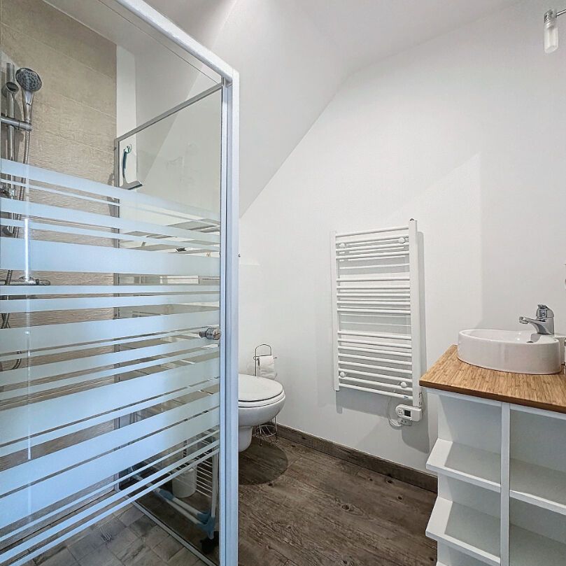 A LOUER - Appartement meublé au RDC - "bail étudiant 9 mois" - Donville les Bains - Photo 1