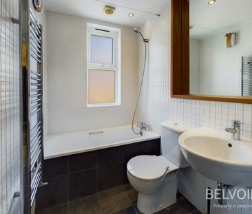 Terraced House to rent on - Photo 2