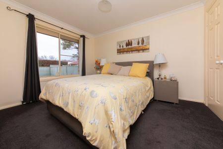 4 Bedroom Home with Pool for Rent - Photo 3