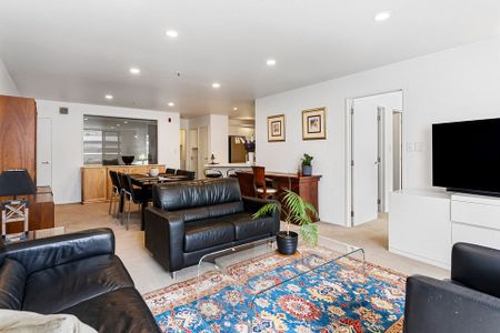 Fully Furnished Executive 2-Bedroom Apartment - Photo 5