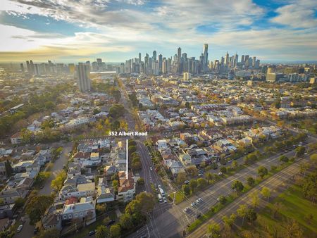 2/352 Albert Road, South Melbourne - Photo 2