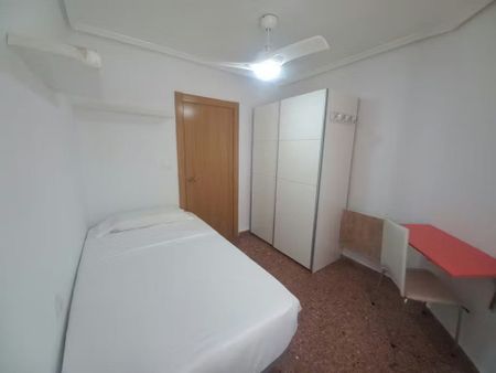 Carrer dels Lleons, Valencia, Valencian Community 46022 - Photo 4