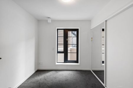 Rooms with Views - Photo 4