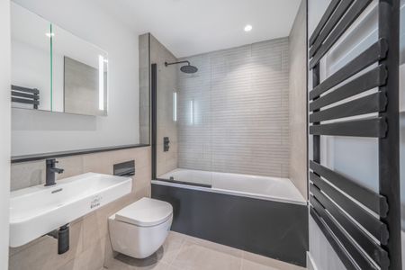 Mitcham Lane, London, SW16 - Photo 3