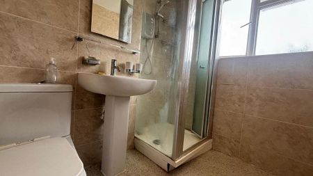 3 bedroom terraced house to rent - Photo 5