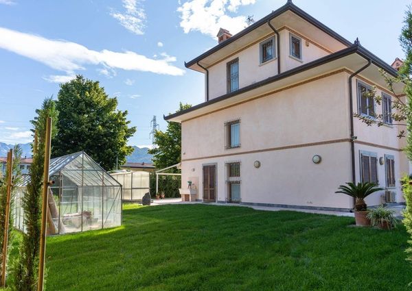 via Pietro neni, 7, Forte dei Marmi, Tuscany 55042